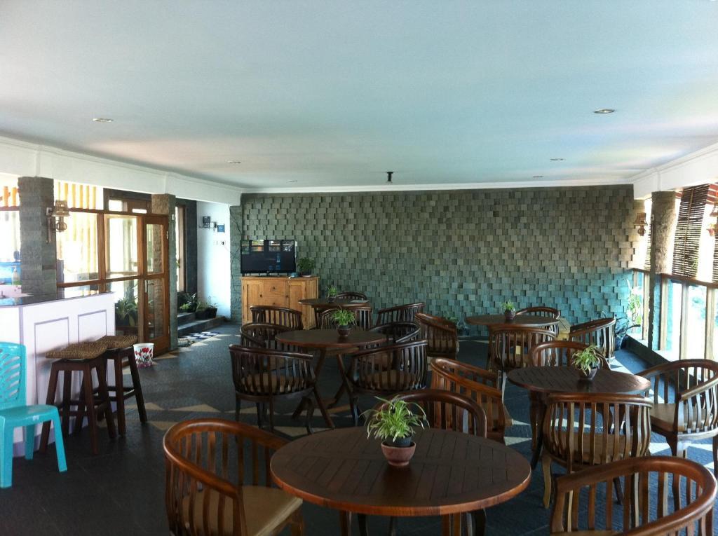 Hotel Adinda Parangtritis Exterior photo